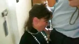 Tóc vàng milf sẽ phi ...