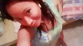 Bác sĩ chỉ tay cho p ...